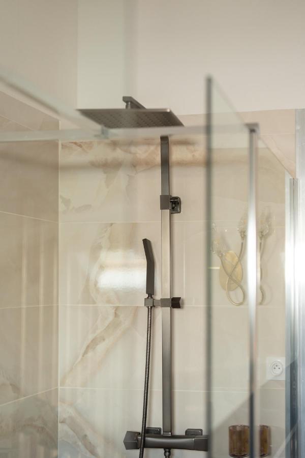 L'Avant Scene Meuble 5 Etoiles Parking Gratuit Jacuzzi Avignon Exterior photo